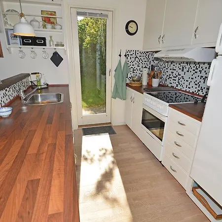 Three-bedroom Holiday Farso With A Fireplace 03 瓦尔普松