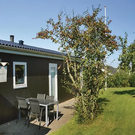 Semesterbostad Three-bedroom Holiday Farso With A Fireplace 03 *