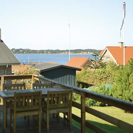 Three-bedroom Holiday Farso With A Fireplace 03 *