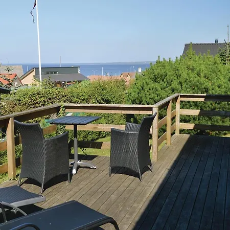Semesterbostad Three-bedroom Holiday Farso With A Fireplace 03