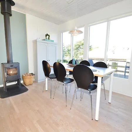 Three-bedroom Holiday Farso With A Fireplace 03 * Hvalpsund
