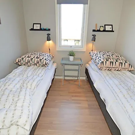 Three-bedroom Holiday Farso With A Fireplace 03 *
